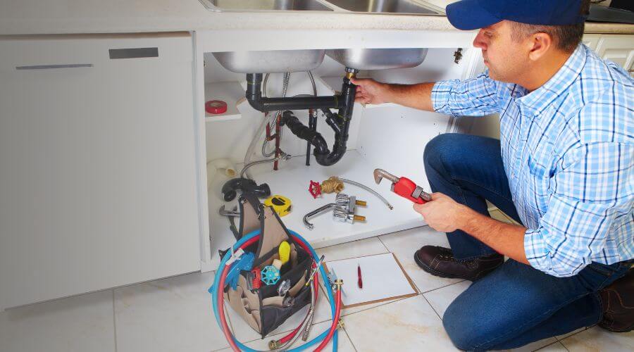 Expert burst pipe repair services in Glasford, IL